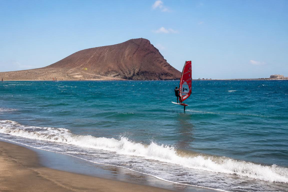 Riders practicando deportes de viento y surf